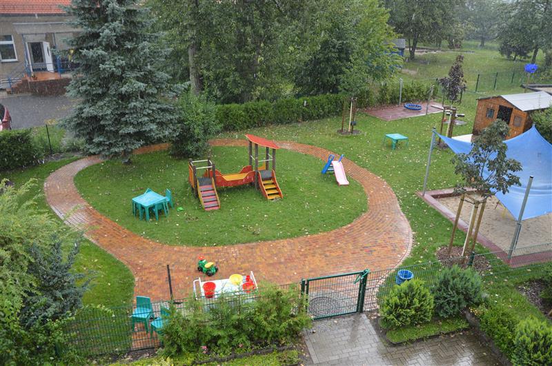 Spielplatz im Außengelände