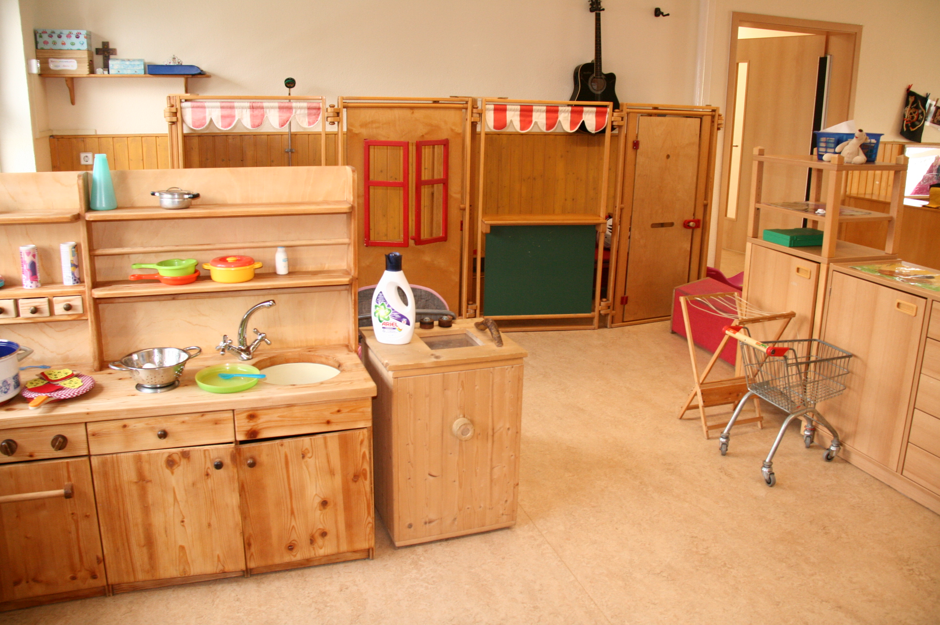 Rollenspielbereich mit Kinderküche